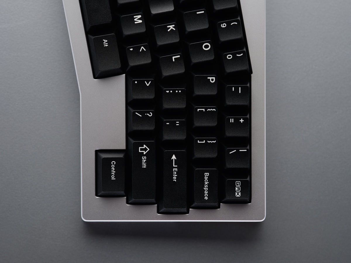 [In Stock] GMK CYL WoB (White on Black)