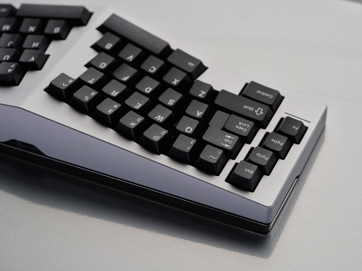 [In Stock] GMK CYL WoB (White on Black)