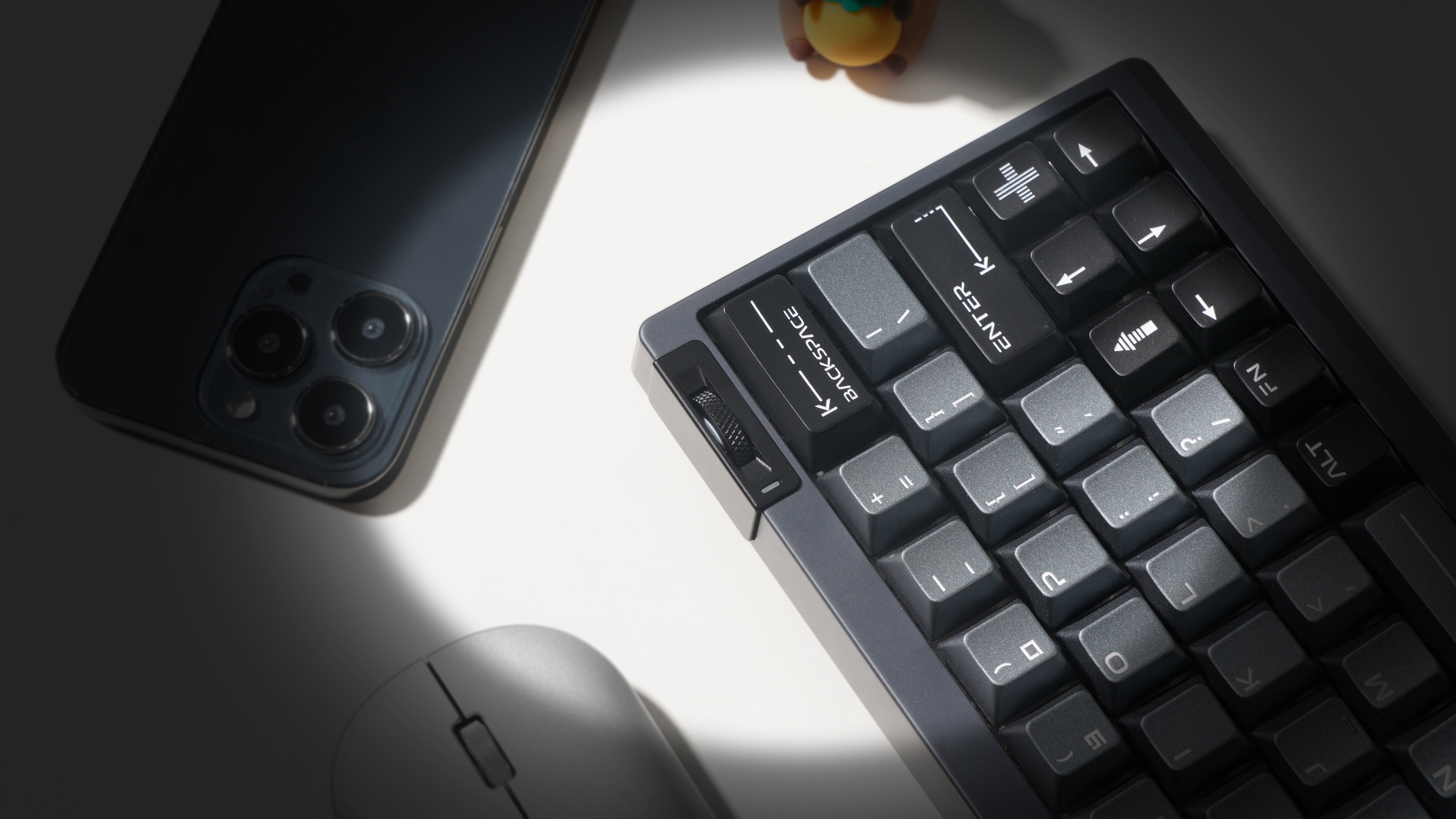 [Group Buy] ZOOM64 Titanium Grey