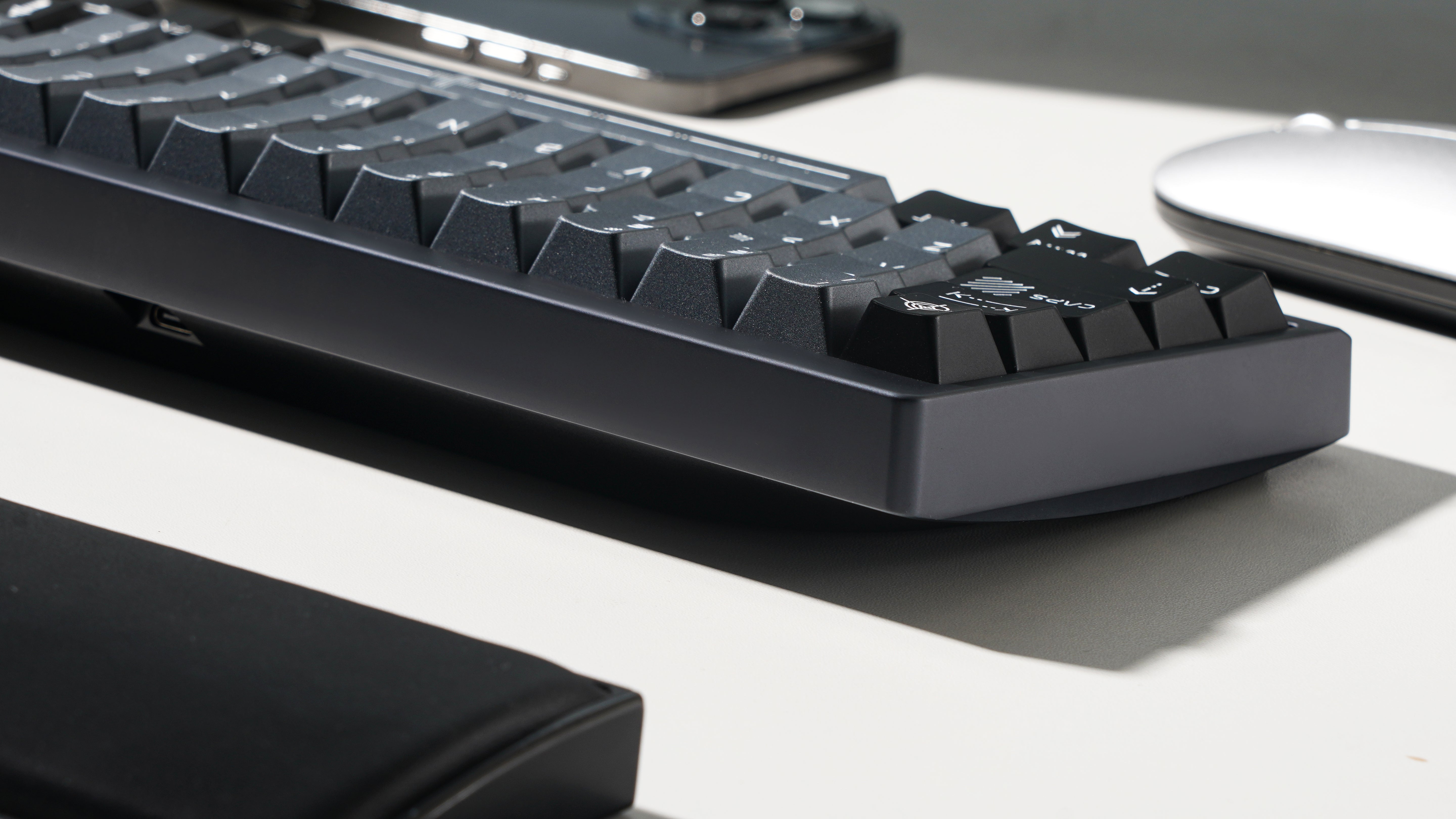 [Group Buy] ZOOM64 Titanium Grey