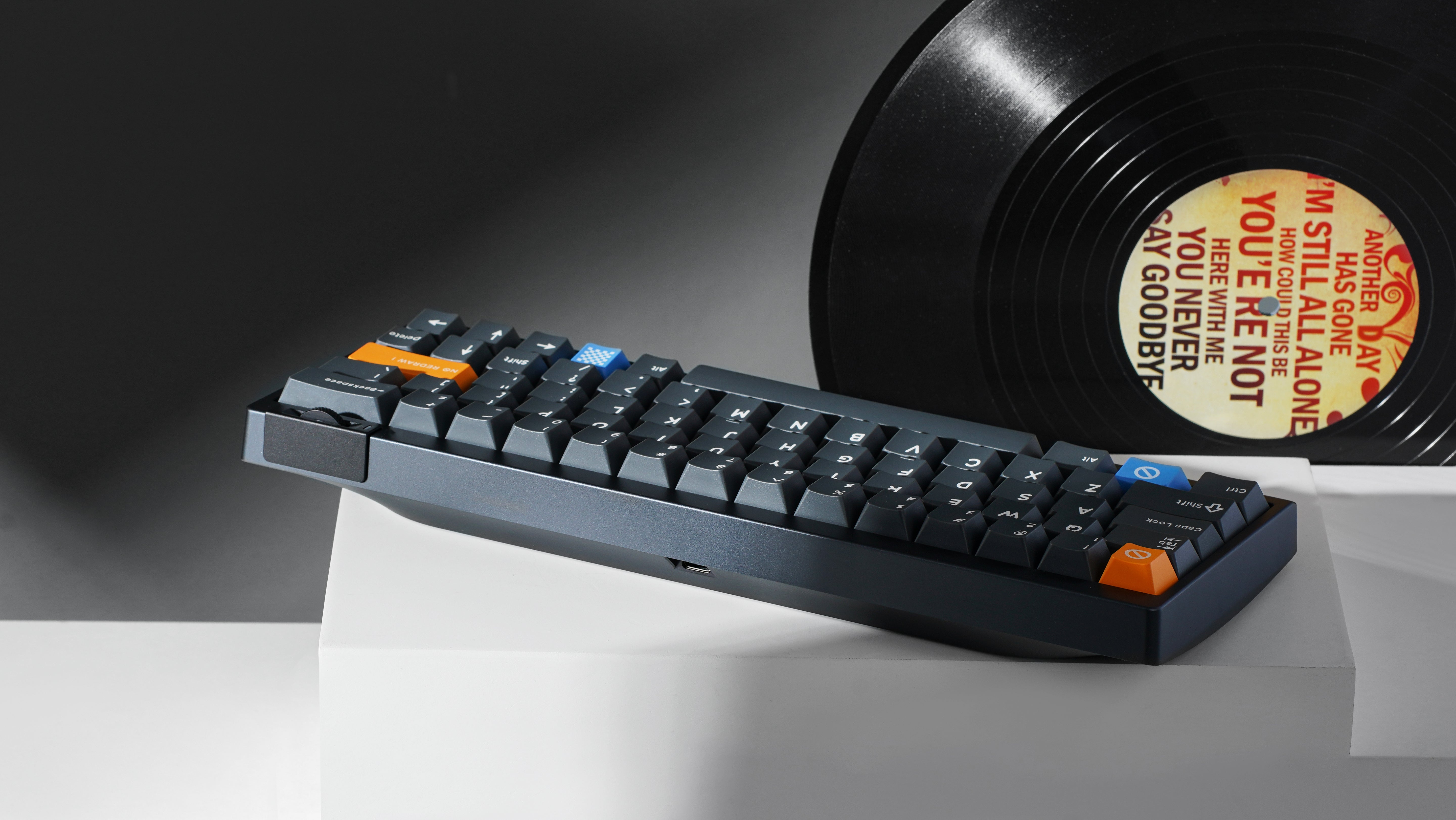 [Group Buy] ZOOM64 Titanium Grey