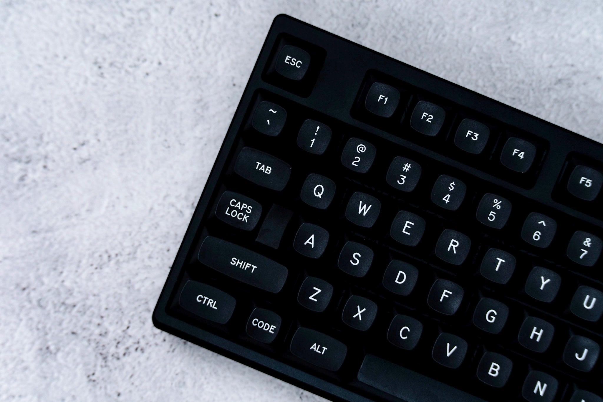 [In Stock] GMK MTNU WoB (White on Black) Keycaps