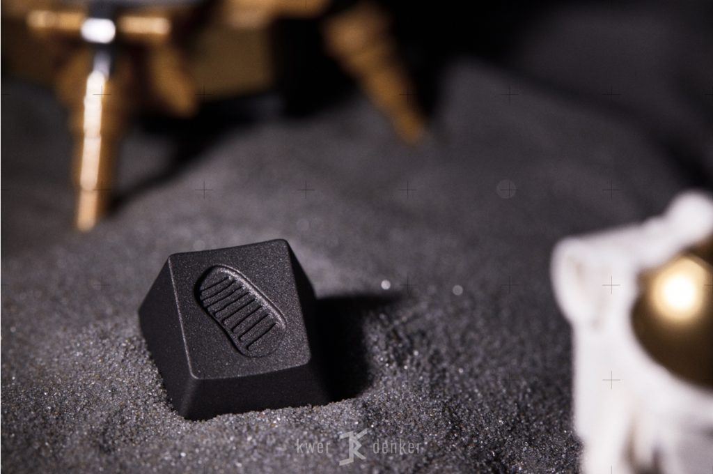 [In Stock] Lunar x Salvun Artisan Keycap